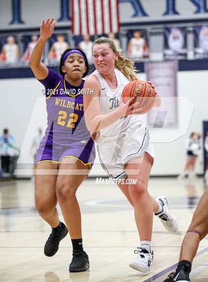 Thumbnail 2 in Blue Springs @ Lee's Summit West (MSHSAA Class 6 Sectional) photogallery.