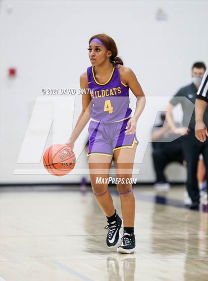 Thumbnail 2 in Blue Springs @ Lee's Summit West (MSHSAA Class 6 Sectional) photogallery.