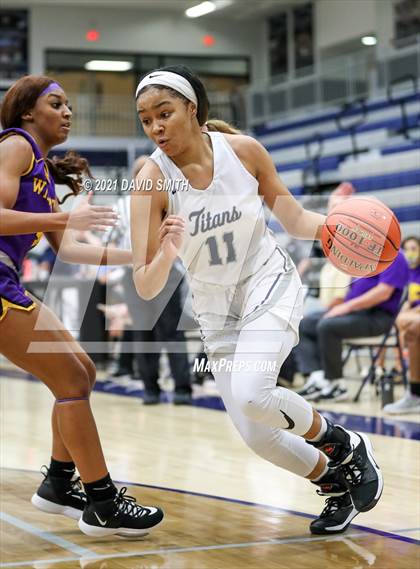 Thumbnail 3 in Blue Springs @ Lee's Summit West (MSHSAA Class 6 Sectional) photogallery.