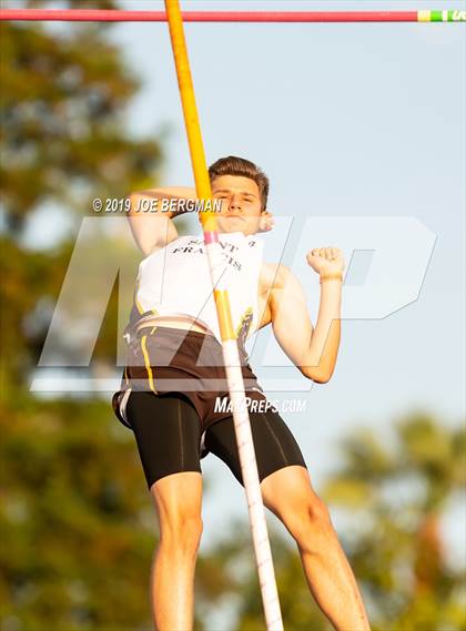 Thumbnail 2 in CIF State Track and Field Championships (Boys Pole Vault - Day 1) photogallery.