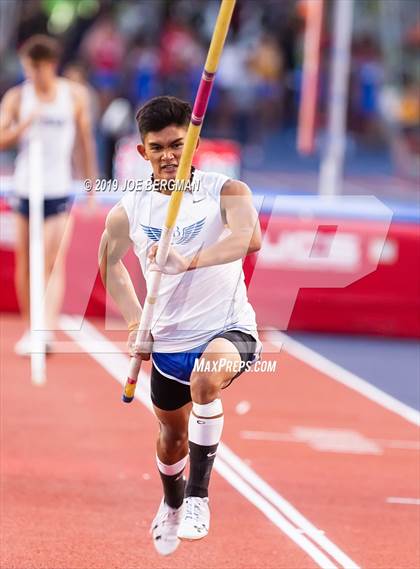 Thumbnail 2 in CIF State Track and Field Championships (Boys Pole Vault - Day 1) photogallery.