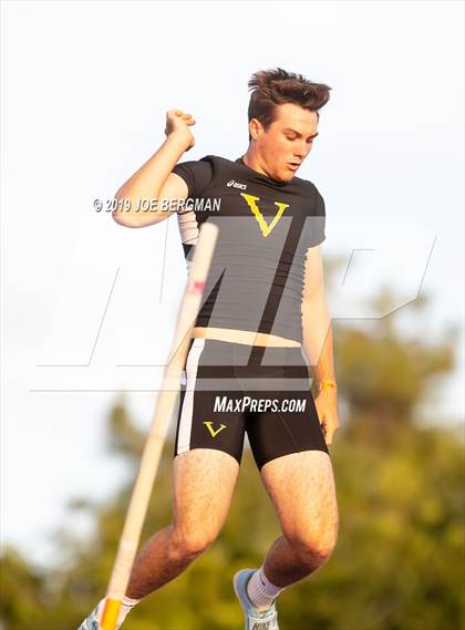 Thumbnail 2 in CIF State Track and Field Championships (Boys Pole Vault - Day 1) photogallery.
