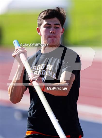 Thumbnail 3 in CIF State Track and Field Championships (Boys Pole Vault - Day 1) photogallery.