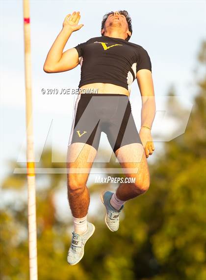 Thumbnail 2 in CIF State Track and Field Championships (Boys Pole Vault - Day 1) photogallery.