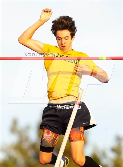Thumbnail 2 in CIF State Track and Field Championships (Boys Pole Vault - Day 1) photogallery.