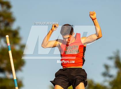 Thumbnail 1 in CIF State Track and Field Championships (Boys Pole Vault - Day 1) photogallery.