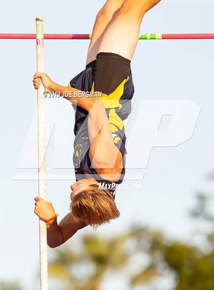 Thumbnail 2 in CIF State Track and Field Championships (Boys Pole Vault - Day 1) photogallery.