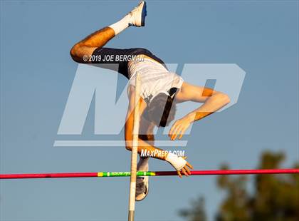 Thumbnail 2 in CIF State Track and Field Championships (Boys Pole Vault - Day 1) photogallery.