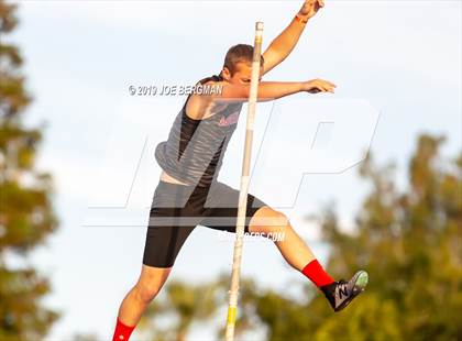 Thumbnail 3 in CIF State Track and Field Championships (Boys Pole Vault - Day 1) photogallery.