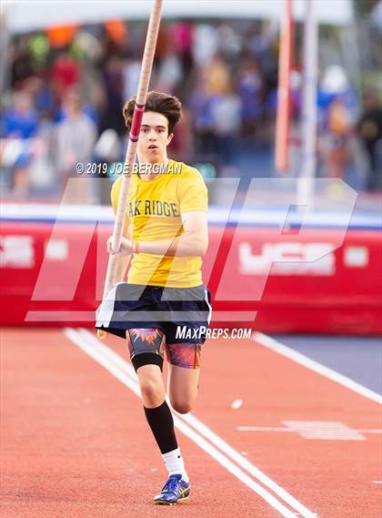 Thumbnail 2 in CIF State Track and Field Championships (Boys Pole Vault - Day 1) photogallery.