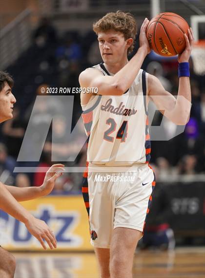 Thumbnail 1 in South Side vs Manhasset (NYSPHSAA Section 8 Class A Final) photogallery.