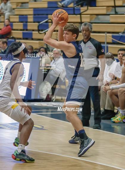 Thumbnail 3 in Marist vs Eagle's Landing (Lemon Street Classic) photogallery.