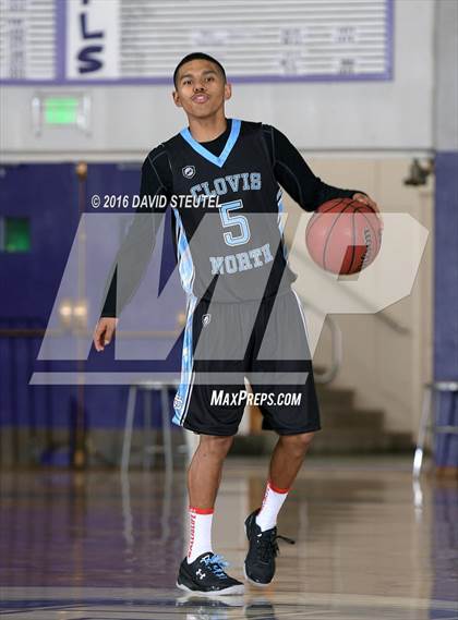 Thumbnail 2 in Clovis North vs. Westlake (St. Hope Elite Classic) photogallery.