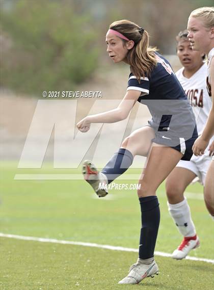Thumbnail 2 in Alamosa vs Kent Denver (CHSAA 3A Round 1 Playoff) photogallery.