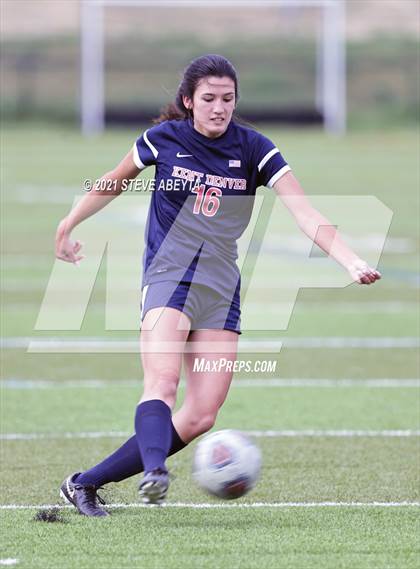 Thumbnail 2 in Alamosa vs Kent Denver (CHSAA 3A Round 1 Playoff) photogallery.