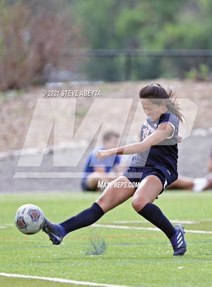 Thumbnail 1 in Alamosa vs Kent Denver (CHSAA 3A Round 1 Playoff) photogallery.