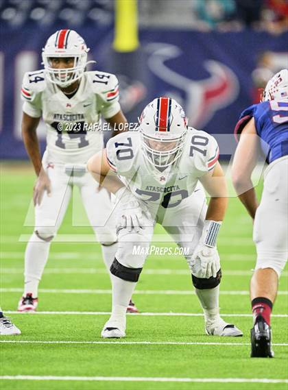 Thumbnail 3 in Atascocita vs. Lamar (UIL Football 6A D1 Region 3 Regional) photogallery.