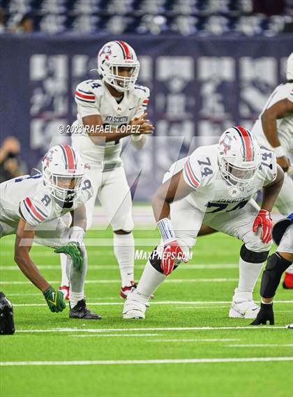 Thumbnail 3 in Atascocita vs. Lamar (UIL Football 6A D1 Region 3 Regional) photogallery.
