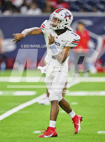 Thumbnail 2 in Atascocita vs. Lamar (UIL Football 6A D1 Region 3 Regional) photogallery.
