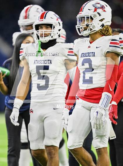 Thumbnail 2 in Atascocita vs. Lamar (UIL Football 6A D1 Region 3 Regional) photogallery.