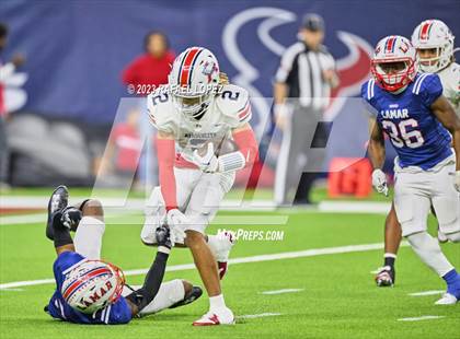 Thumbnail 2 in Atascocita vs. Lamar (UIL Football 6A D1 Region 3 Regional) photogallery.