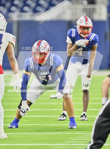 Thumbnail 1 in Atascocita vs. Lamar (UIL Football 6A D1 Region 3 Regional) photogallery.