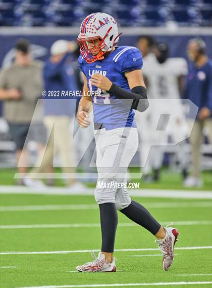 Thumbnail 1 in Atascocita vs. Lamar (UIL Football 6A D1 Region 3 Regional) photogallery.