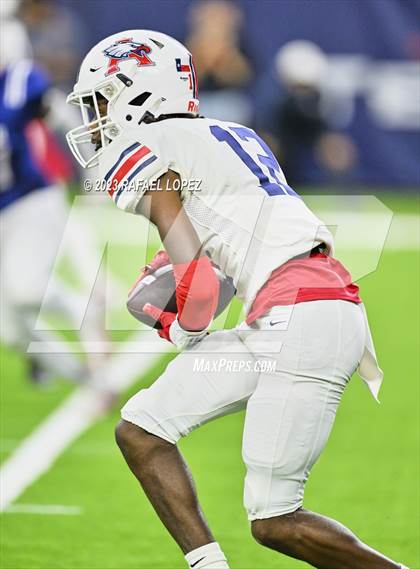 Thumbnail 3 in Atascocita vs. Lamar (UIL Football 6A D1 Region 3 Regional) photogallery.