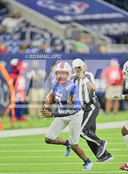 Thumbnail 1 in Atascocita vs. Lamar (UIL Football 6A D1 Region 3 Regional) photogallery.