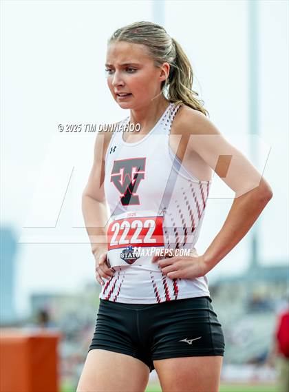 Thumbnail 3 in UIL 3A Girls Track & Field Finals photogallery.