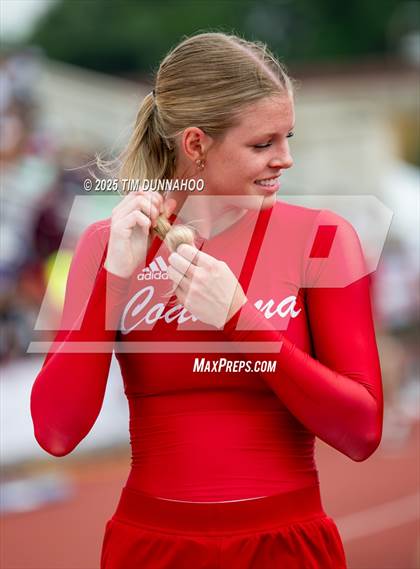 Thumbnail 1 in UIL 3A Girls Track & Field Finals photogallery.