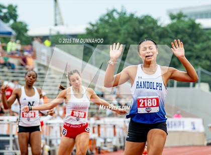 Thumbnail 2 in UIL 3A Girls Track & Field Finals photogallery.