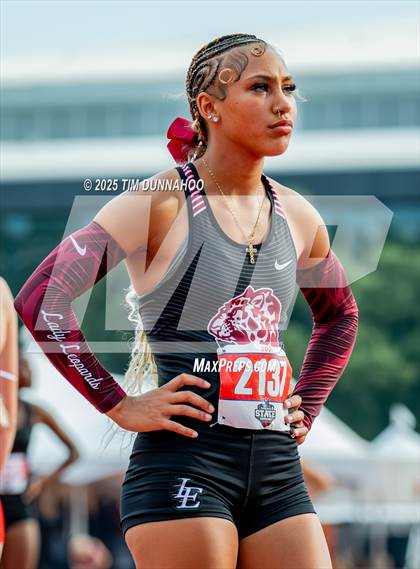 Thumbnail 1 in UIL 3A Girls Track & Field Finals photogallery.