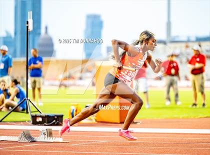 Thumbnail 2 in UIL 3A Girls Track & Field Finals photogallery.
