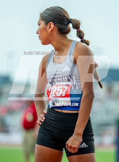 Thumbnail 3 in UIL 3A Girls Track & Field Finals photogallery.