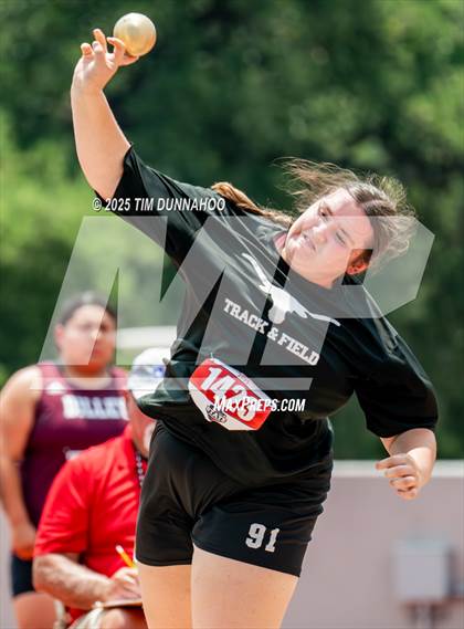 Thumbnail 2 in UIL 3A Girls Track & Field Finals photogallery.