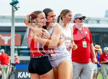 Thumbnail 1 in UIL 3A Girls Track & Field Finals photogallery.