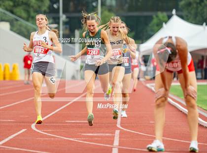Thumbnail 3 in UIL 3A Girls Track & Field Finals photogallery.