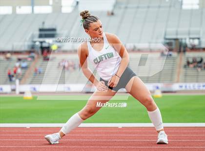 Thumbnail 3 in UIL 3A Girls Track & Field Finals photogallery.