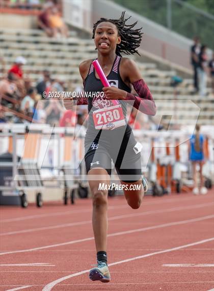 Thumbnail 1 in UIL 3A Girls Track & Field Finals photogallery.