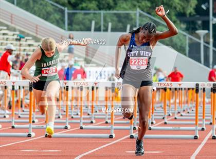 Thumbnail 2 in UIL 3A Girls Track & Field Finals photogallery.