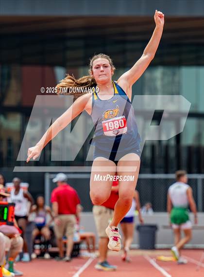 Thumbnail 1 in UIL 3A Girls Track & Field Finals photogallery.