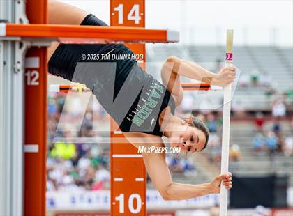 Thumbnail 2 in UIL 3A Girls Track & Field Finals photogallery.