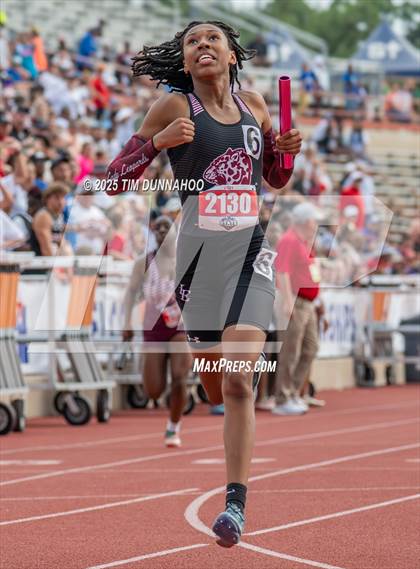 Thumbnail 2 in UIL 3A Girls Track & Field Finals photogallery.