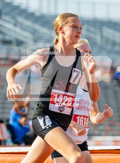Thumbnail 3 in UIL 3A Girls Track & Field Finals photogallery.
