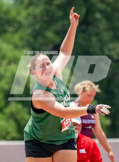 Thumbnail 2 in UIL 3A Girls Track & Field Finals photogallery.