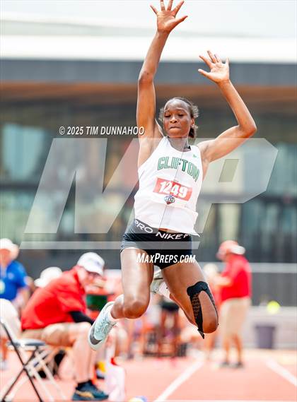 Thumbnail 1 in UIL 3A Girls Track & Field Finals photogallery.