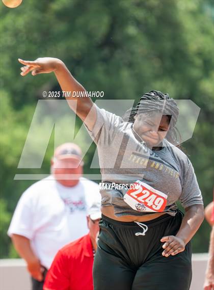 Thumbnail 2 in UIL 3A Girls Track & Field Finals photogallery.