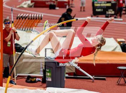 Thumbnail 1 in UIL 3A Girls Track & Field Finals photogallery.