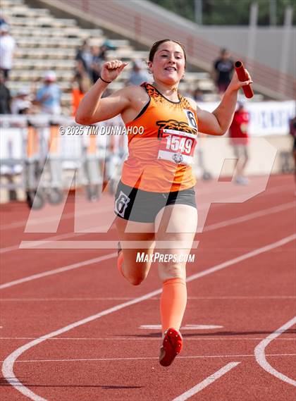 Thumbnail 3 in UIL 3A Girls Track & Field Finals photogallery.